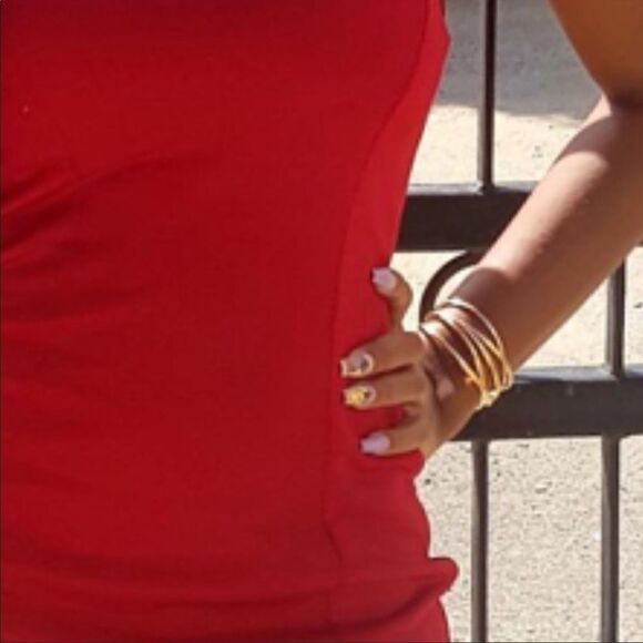 Elegant Gold Open Cuff Bracelet - Picture 8 of 10